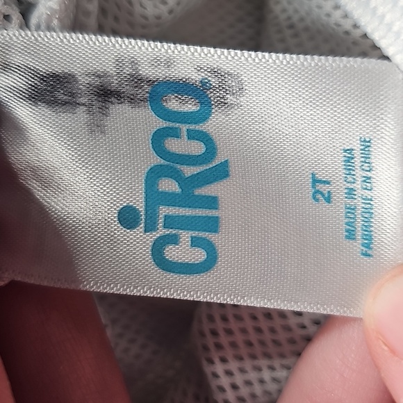 L Swimshorts size 2t - Picture 2 of 6